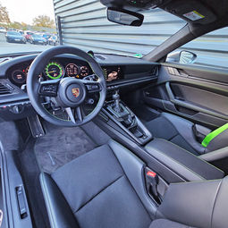 Porsche 911 992 GT3 Touring